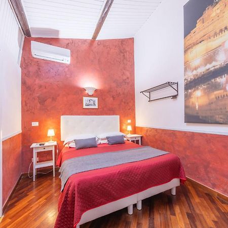 Room In Bb - Skylight Double Room In History House Рим Экстерьер фото