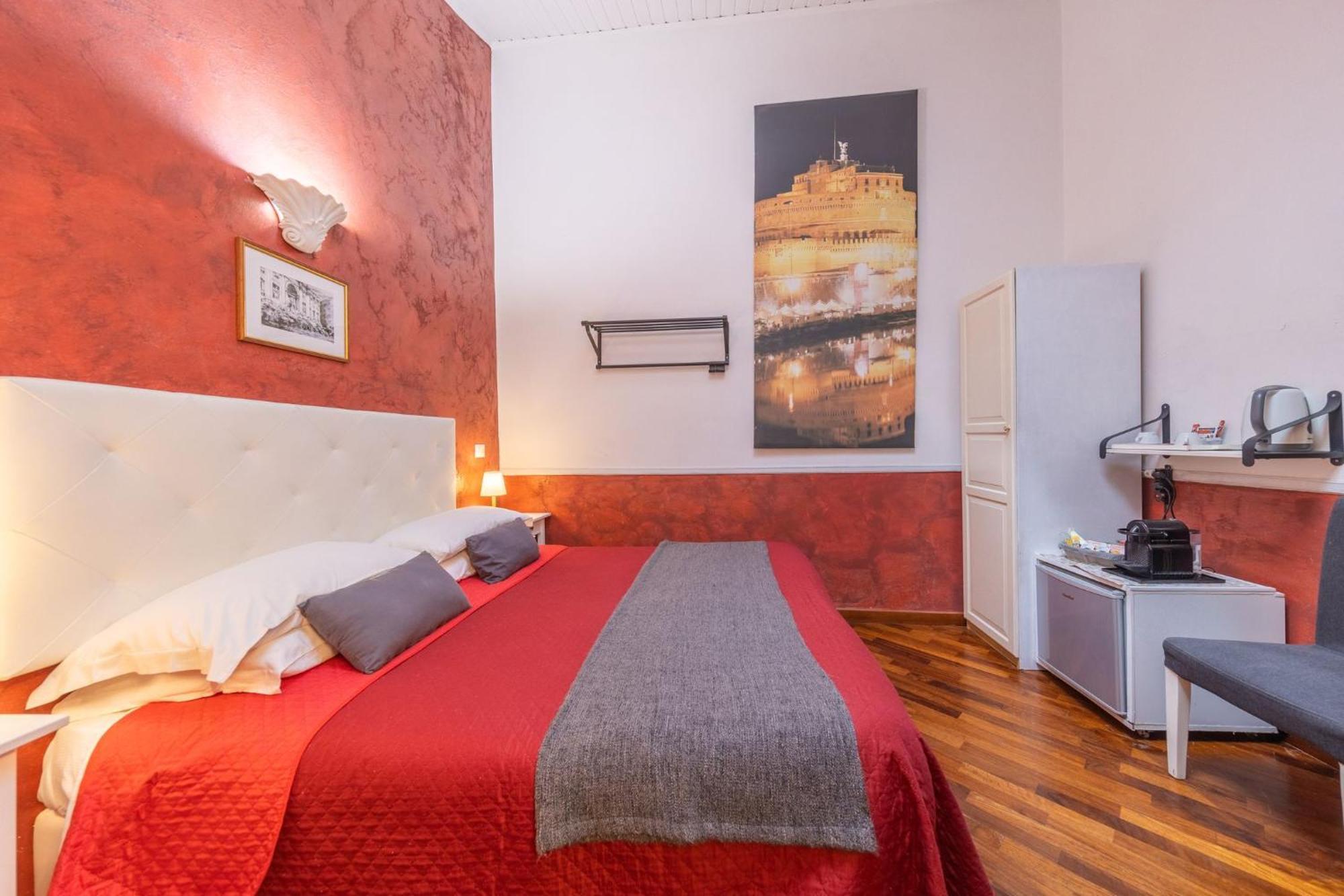 Room In Bb - Skylight Double Room In History House Рим Экстерьер фото
